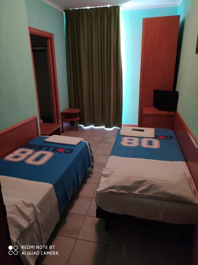 Hotel Blue Moon Rimini Exteriör bild